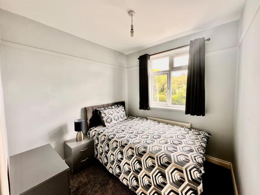 5 Bed Property In Se12 London Exterior foto