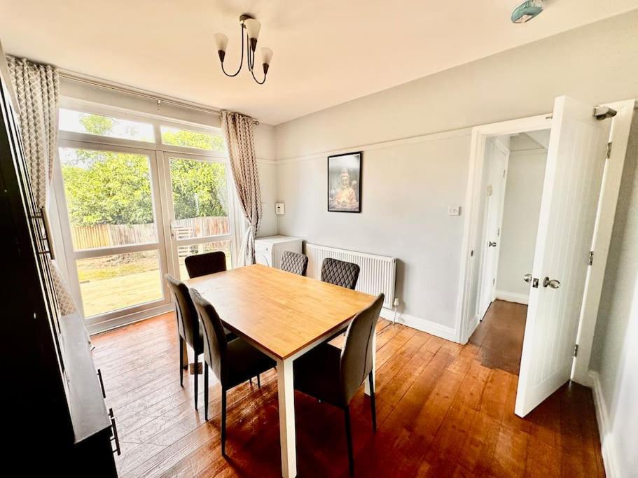 5 Bed Property In Se12 London Exterior foto
