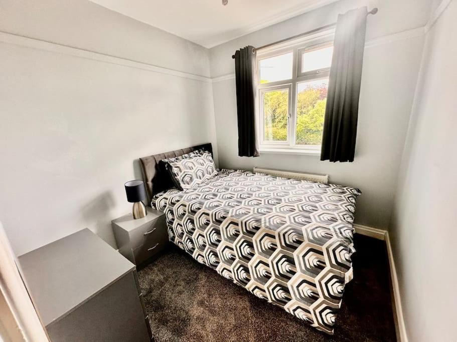 5 Bed Property In Se12 London Exterior foto