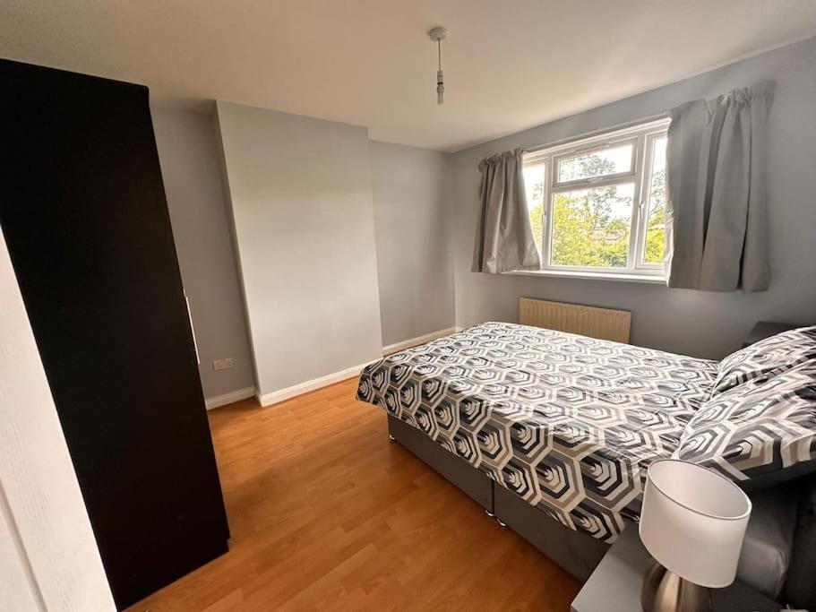 5 Bed Property In Se12 London Exterior foto