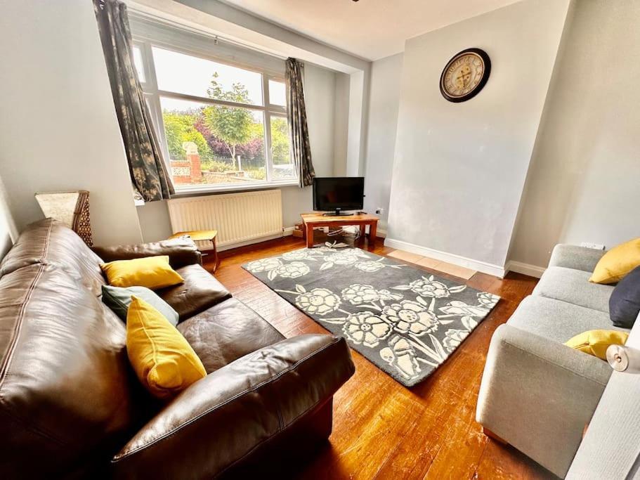 5 Bed Property In Se12 London Exterior foto