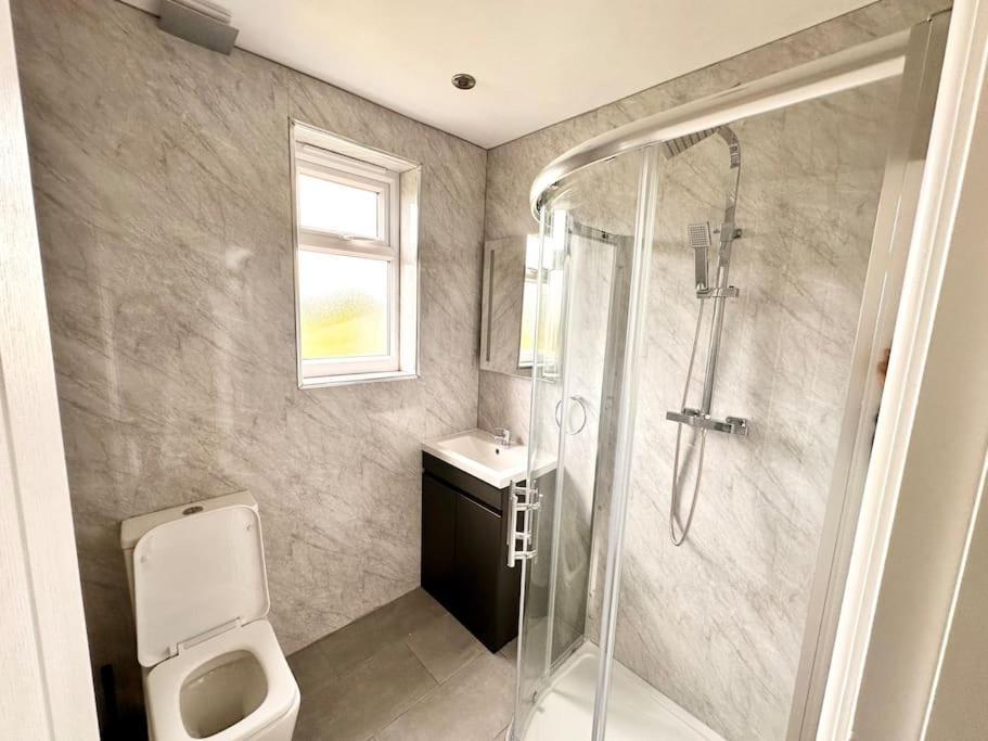 5 Bed Property In Se12 London Exterior foto