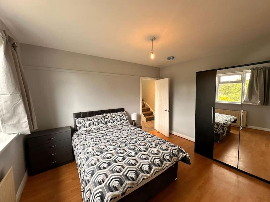 5 Bed Property In Se12 London Exterior foto