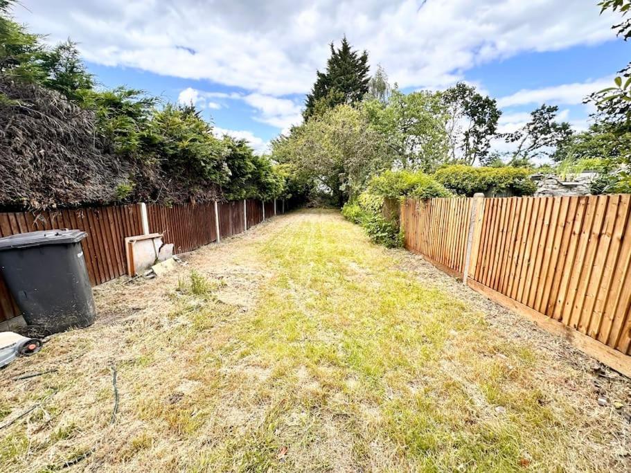 5 Bed Property In Se12 London Exterior foto