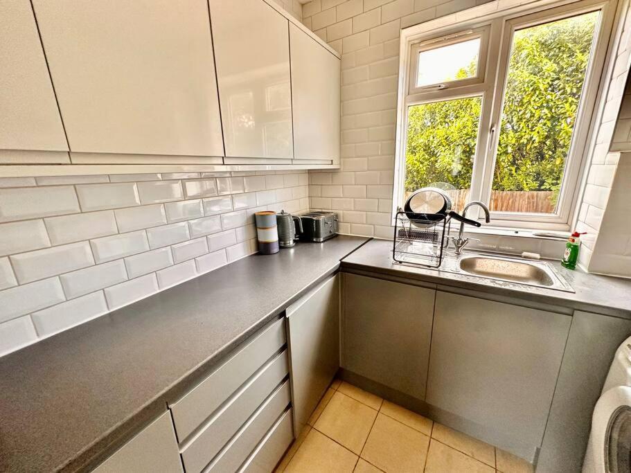 5 Bed Property In Se12 London Exterior foto