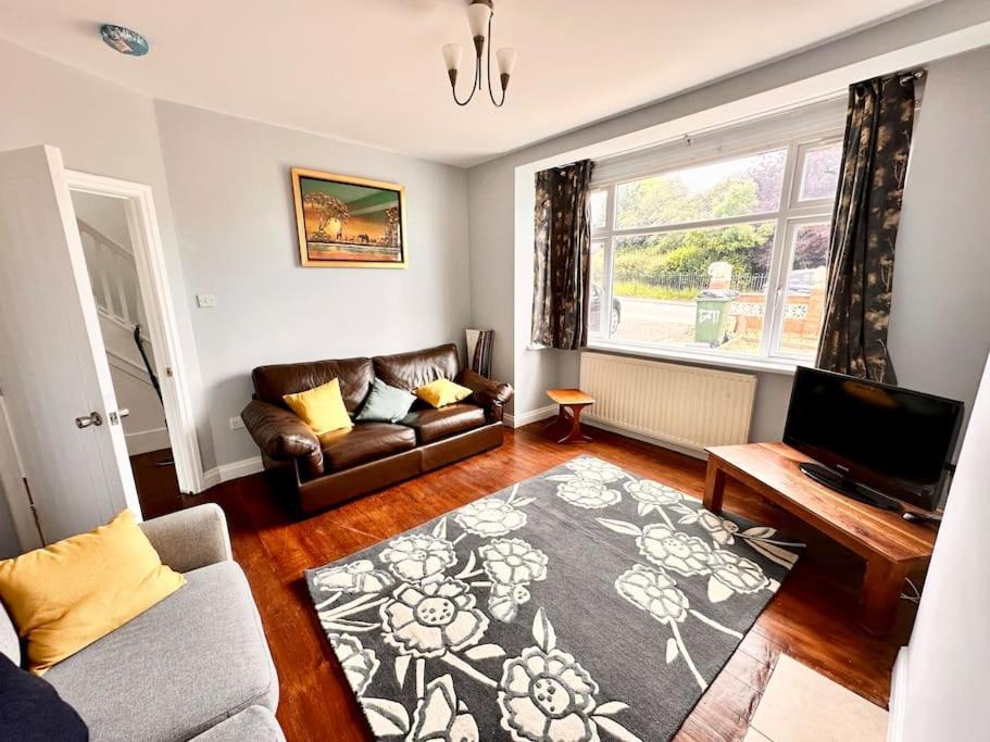 5 Bed Property In Se12 London Exterior foto